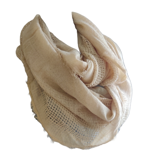 Grid texture super soft infinity scarf - cream, new in packaging - Picture 3 of 4